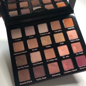 Violet Voss pro eyeshadows palette